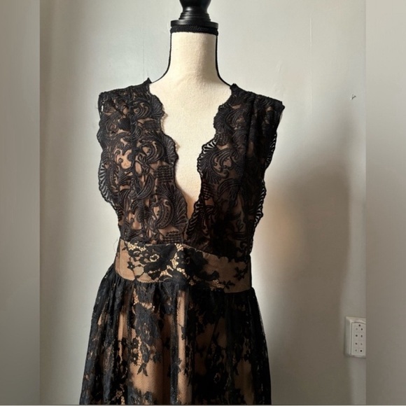 Majorelle Moonlit Black Lace Criss Cross Mini Dress size size large - Picture 2 of 6